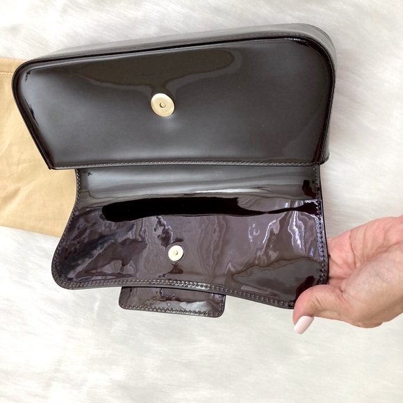 Stunning Clutch - Picture 9 of 17